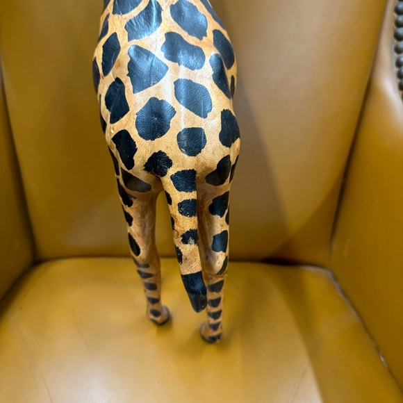 Vintage 1970s Tooled Leather Giraffe Figure Animal Safari Africa Brown - Picture 5 of 12